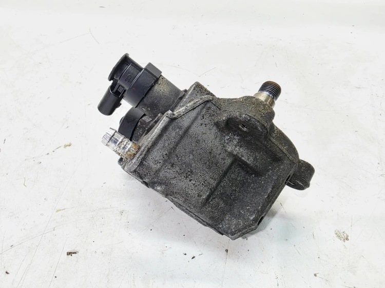POMPA WTRYSKOWA AUDI VOLKSWAGEN SEAT SKODA 2.0 TDI 03L130755AB 0445010533