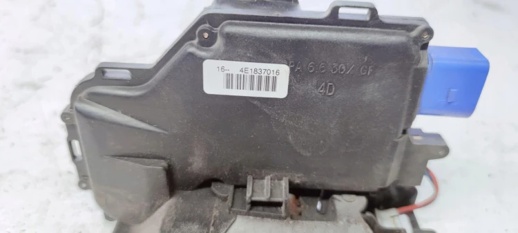 ZAMEK DRZWI PRAWY PRZÓD AUDI A3 A8 4E1837016