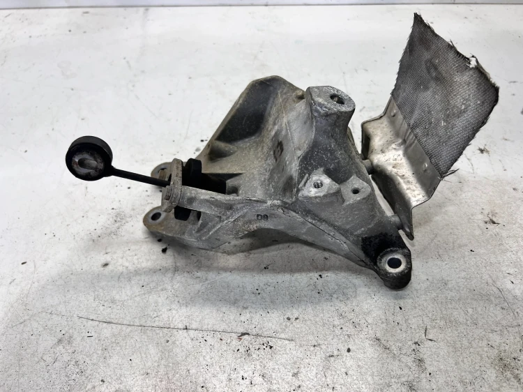 MOCOWANIE ŁAPA SILNIKA PRAWA AUDI A4 B9 A5 8W Q7 4M 3.0TDI 4M0199308AT