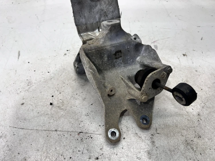 MOCOWANIE ŁAPA SILNIKA PRAWA AUDI A4 B9 A5 8W Q7 4M 3.0TDI 4M0199308AT