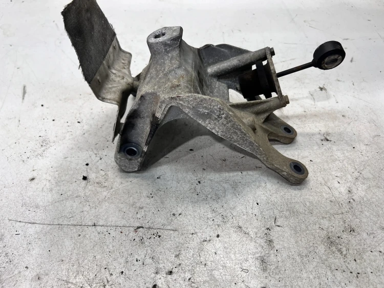 MOCOWANIE ŁAPA SILNIKA PRAWA AUDI A4 B9 A5 8W Q7 4M 3.0TDI 4M0199308AT