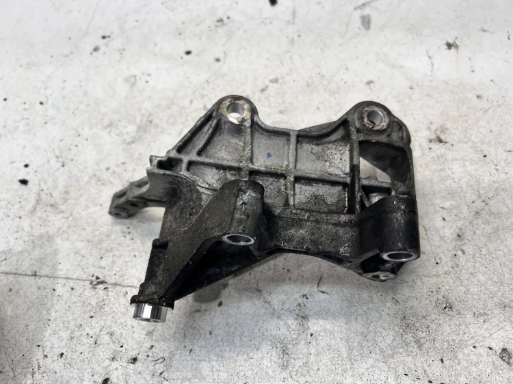 ŁAPA ALTERNATORA AUDI A6 A7 A8 3.0TDI 059903143BJ