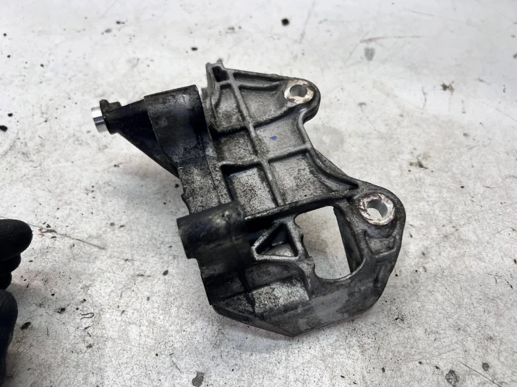 ŁAPA ALTERNATORA AUDI A6 A7 A8 3.0TDI 059903143BJ