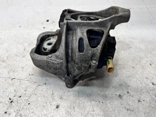 ŁOŻE PODUSZKA SILNIKA PRAWA AUDI A4 B9 A5 Q7 4M0199372FF