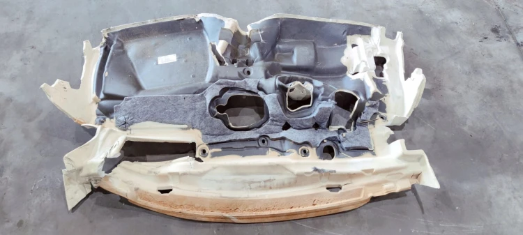 WYGŁUSZENIE ŚCIANY GRODZIOWEJ AUDI Q3 83B863947A