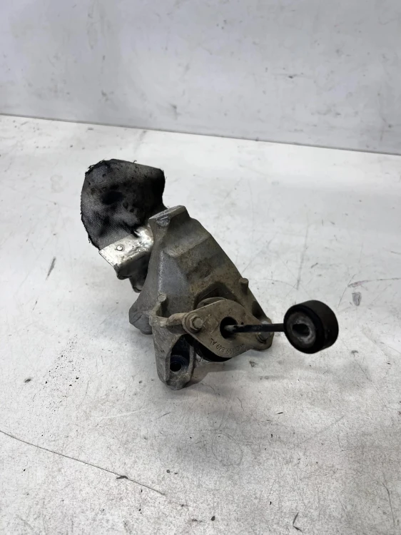 ŁAPA SILNIKA LEWA AUDI Q7 4M A4 B9 A5 4M0199307AF 4M0199869AL