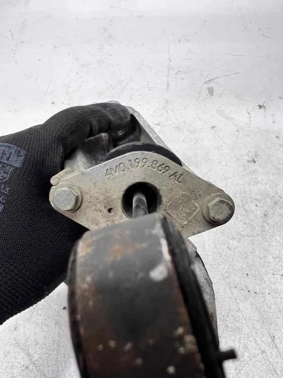 ŁAPA SILNIKA LEWA AUDI Q7 4M A4 B9 A5 4M0199307AF 4M0199869AL