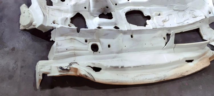 WYGŁUSZENIE ŚCIANY GRODZIOWEJ AUDI Q3 83B863947A