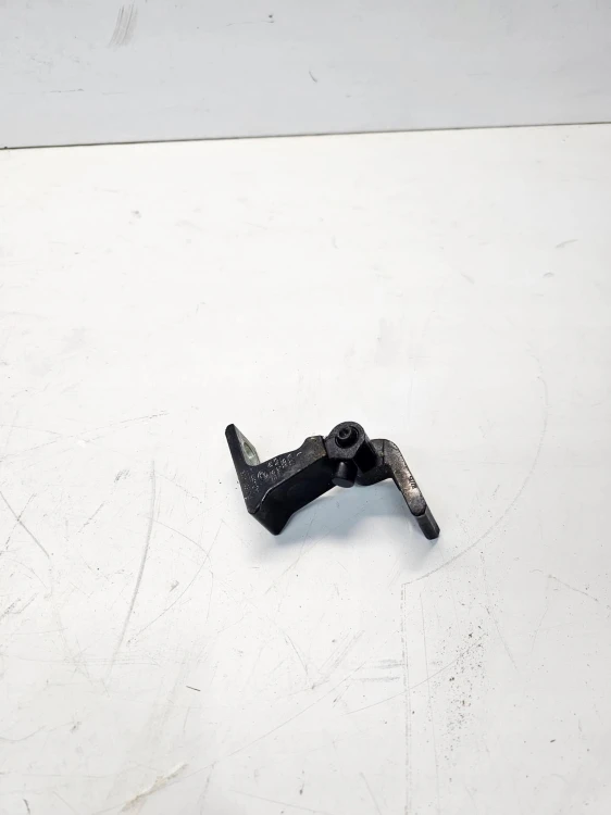 ZAWIAS DRZWI LEWY AUDI A1 8X Q3 8U A3 8V 8X0831403E