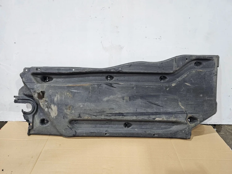 OSŁONA PŁYTA PODWOZIA PRAWA AUDI A3 8V CABRIO 5Q7825202B