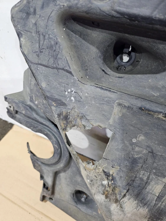 OSŁONA PŁYTA PODWOZIA PRAWA AUDI A3 8V CABRIO 5Q7825202B