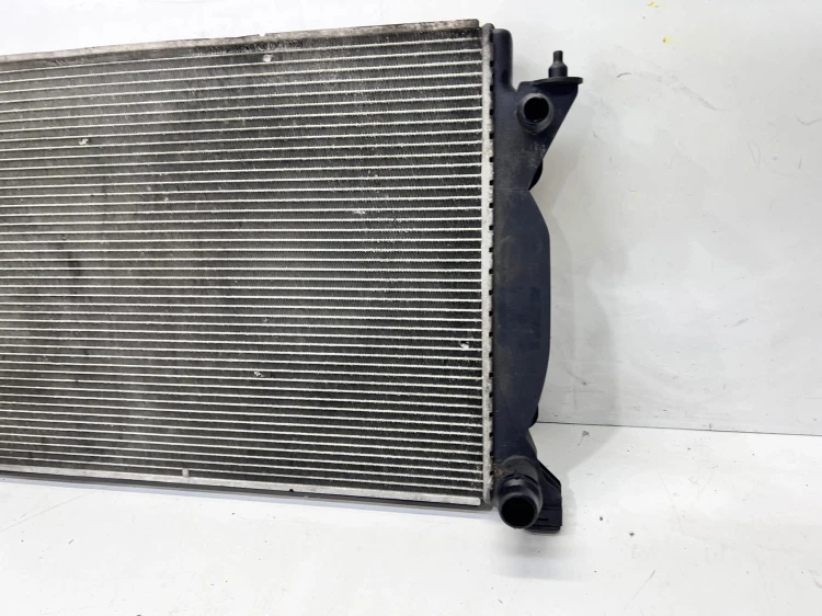 CHŁODNICA WODY AUDI A4 B7 1.9 TDI 8E0121251A
