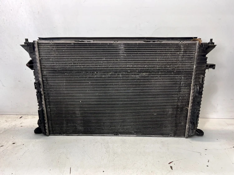 CHŁODNICA WODY AUDI A4 B8 A5 8T Q5 A6 C7 A7 8K0121251Q