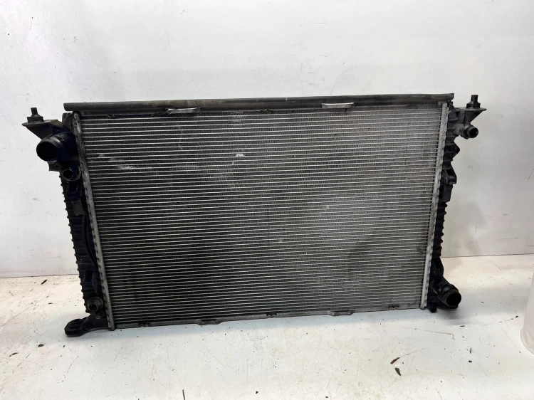 CHŁODNICA WODY AUDI A4 B8 A5 8T Q5 A6 C7 A7 8K0121251Q