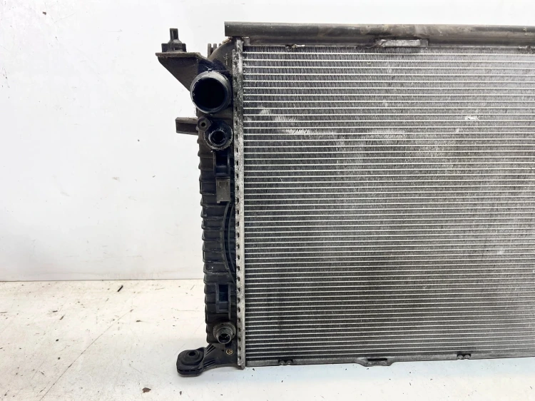 CHŁODNICA WODY AUDI A4 B8 A5 8T Q5 A6 C7 A7 8K0121251Q