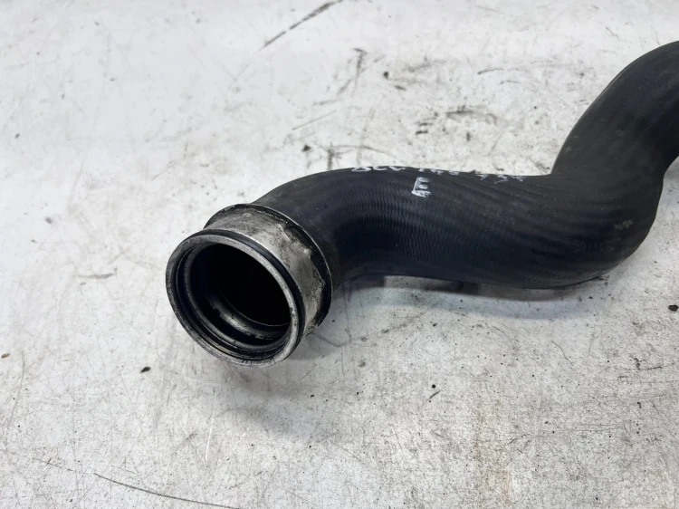 RURA PRZEWÓD INTERCOOLERA AUDI A4 B7 8E0145737E