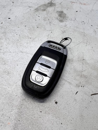 KLUCZYK PILOT AUDI A4 B8 A5 8T Q5 8R 8T0959754D 1/26
