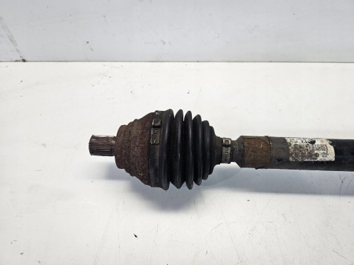 PÓŁOŚ PRAWA AUDI A3 8V VOLKSWAGEN SEAT SKODA 5Q0407272J