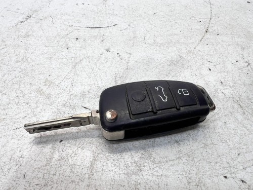 KLUCZYK PILOT SCYZORYK AUDI A1 8X Q3 8U 8X0837220D 2/26