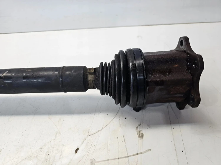 PÓŁOŚ PRAWA AUDI A3 8V VOLKSWAGEN SEAT SKODA 5Q0407272J