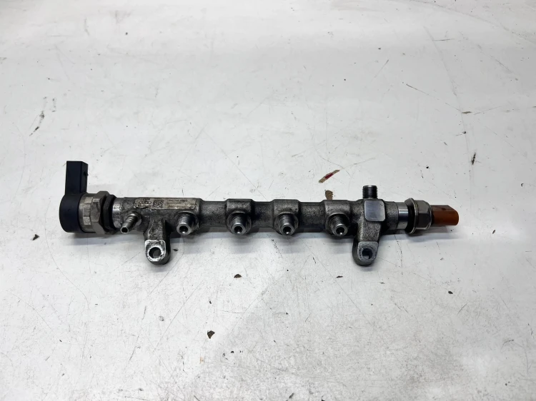 LISTWA WTRYSKOWA AUDI VOLKSWAGEN SEAT SKODA 2.0 TDI 03L130089Q 057130764AB