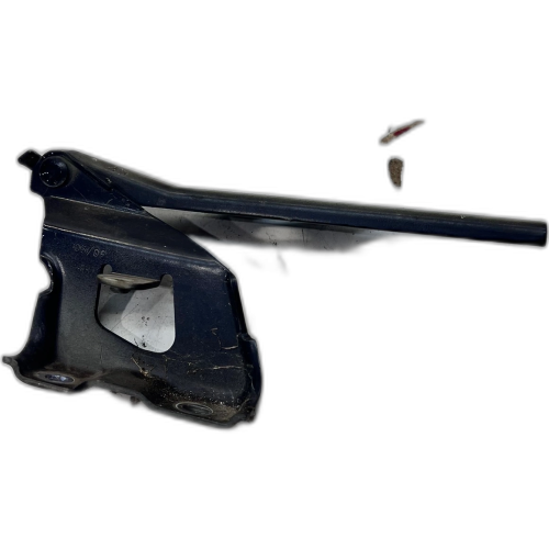 ZAWIAS MASKI PRAWY AUDI A5 8T 8T0823302D