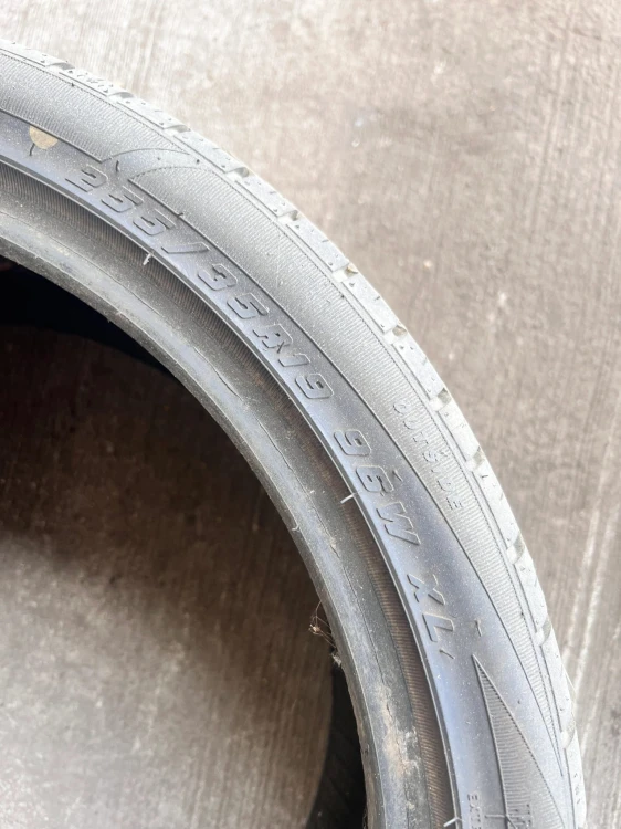 OPONA LETNIA ARROWSPEED PERFORMANCE UHP 255/35R19 96W XL 33/20 OK. 8 MM