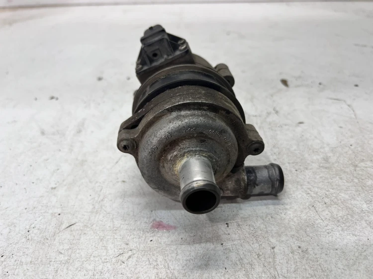 DODATKOWA POMPA PŁYNU CHŁODZĄCEGO AUDI A4 B9 A5 4H0965569A