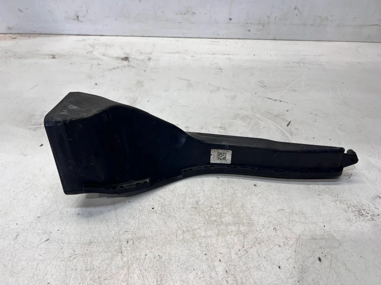 WLOT DOLOT POWIETRZA AUDI A4 B9 A5 8W 8W0129618A