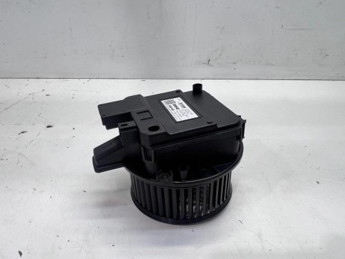 WENTYLATOR DMUCHAWY NAGRZEWNICY AUDI A4 B9 A5 8W Q7 4M 4M1820021A