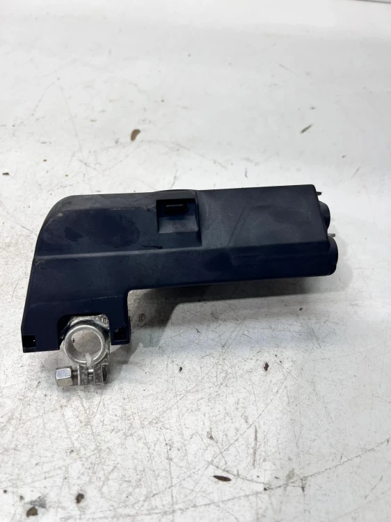 KLEMA PLUSOWA AUDI A4 B9 A5 8W0915459E