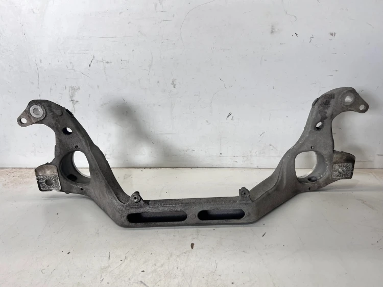 PODPORA MOCOWANIE SILNIKA PRAWA AUDI Q7 4L 7L0199207A