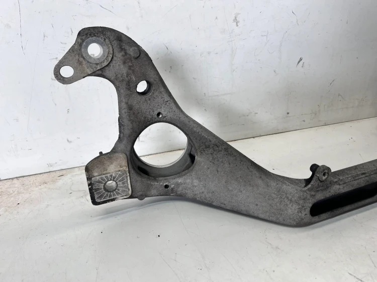 PODPORA MOCOWANIE SILNIKA PRAWA AUDI Q7 4L 7L0199207A