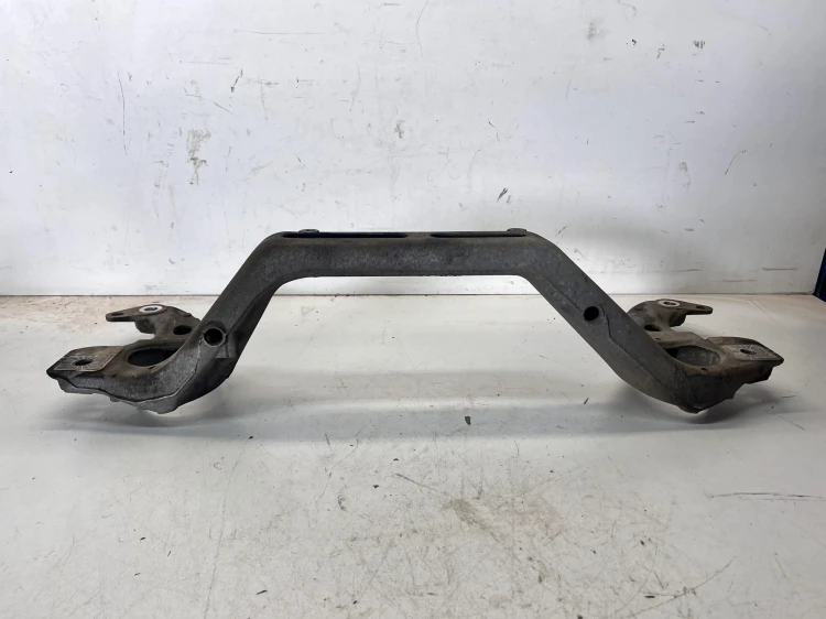 PODPORA MOCOWANIE SILNIKA PRAWA AUDI Q7 4L 7L0199207A