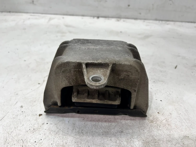 ŁAPA PODPORA MOCOWANIE SILNIKA AUDI A3 8L 1.9 TDI 1J0199555AP