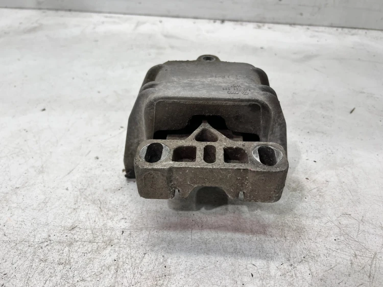 ŁAPA PODPORA MOCOWANIE SILNIKA AUDI A3 8L 1.9 TDI 1J0199555AP