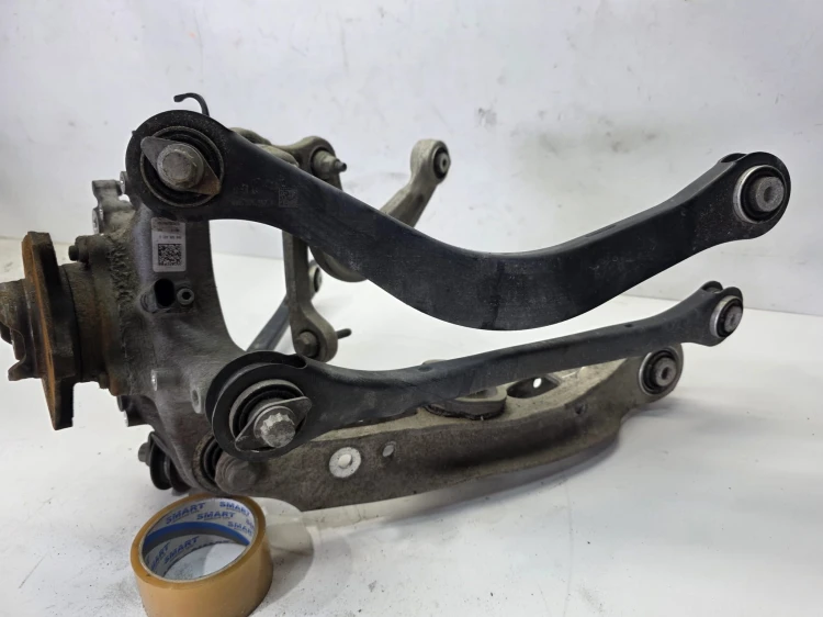 ZWROTNICA WAHACZE PIASTA LEWY TYŁ AUDI A4 B9 A5 8W 8W0505435AA 8W0505459D