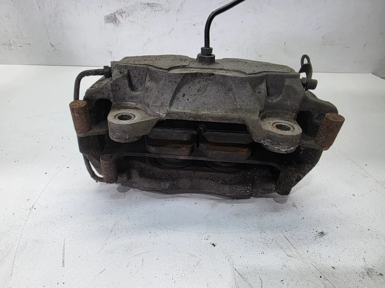 ZACISK HAMULCOWY LEWY PRZÓD AUDI A4 B9 A5 8W 8W05DD 973