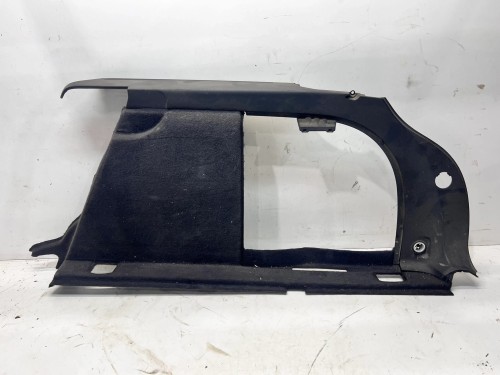 BOCZEK BAGAŻNIKA PRAWY AUDI A4 B7 AVANT 8E9863880