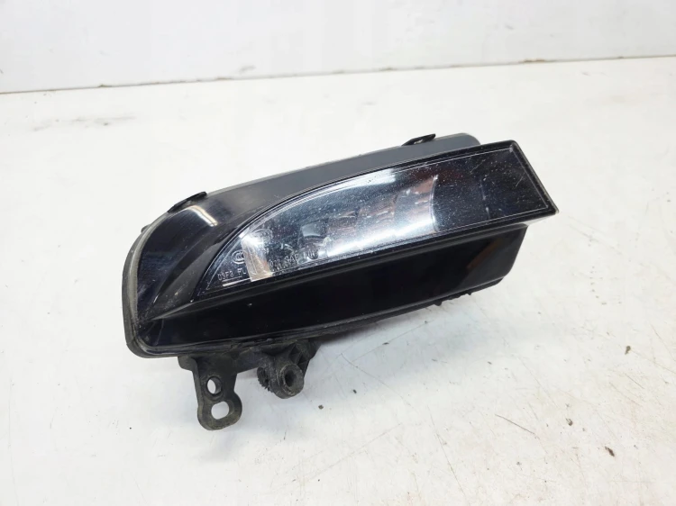 HALOGEN LAMPA PRZECIWMGIELNA PRAWY PRZÓD AUDI A5 8T LIFT 8T0941700F