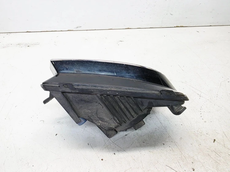 HALOGEN LAMPA PRZECIWMGIELNA PRAWY PRZÓD AUDI A5 8T LIFT 8T0941700F