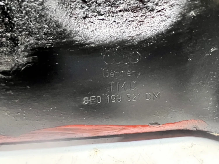 RURA PRZEWÓD INTERCOOLERA Z PASA PRZEDNIEGO AUDI A4 B7 3.0 TDI 8E0199521DM