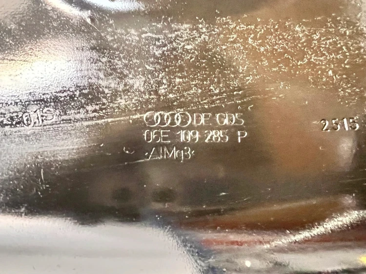 OSŁONA POKRYWA ROZRZĄDU AUDI Q7 4M 3.0 FSI 06E109285P