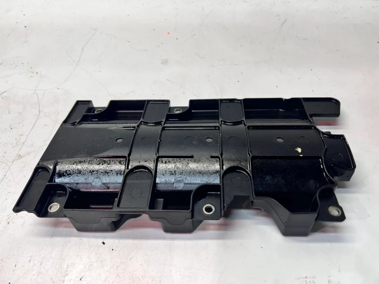 WKŁAD MISKI OLEJOWEJ AUDI Q7 3.0 TFSI 06E103623P
