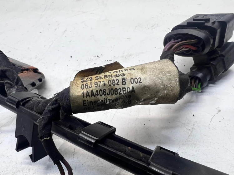 WIĄZKA WTRYSKÓW AUDI A3 8V 8P VW SEAT SKODA 1.8 TFSI 06J971082B
