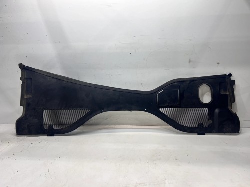 PODSZYBIE PLASTIKOWE AUDI A7 4G8819447D EU 1/26