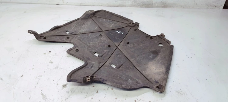 OSŁONA PODWOZIA TYŁ AUDI A4 B9 8W0825217A *1*