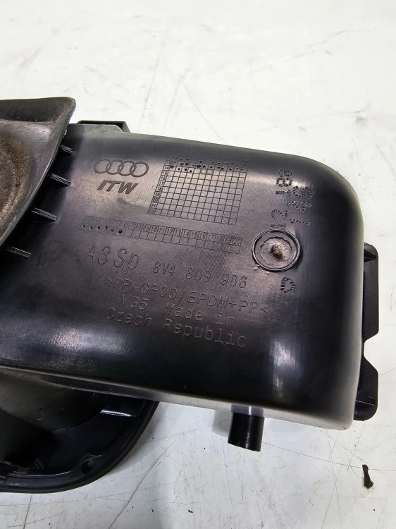 KLAPKA WLEWU PALIWA AUDI A3 8V LY9T 8V4809906D