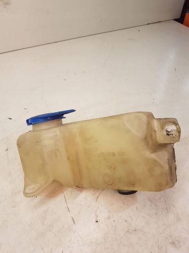 WLEW PŁYNU DO SPRYSKIWACZY AUDI A4 B7 8E0955453AQ