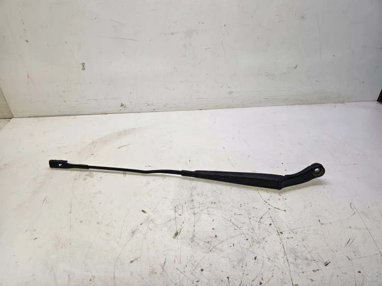 RAMIĘ WYCIERACZKI PRAWE AUDI Q3 F3 83B955408A